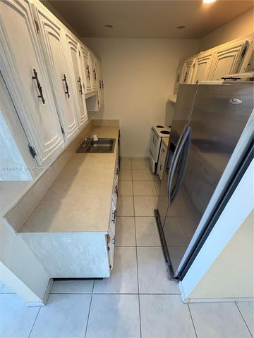 8950 NE 8th Ave 312, Miami, FL 33138