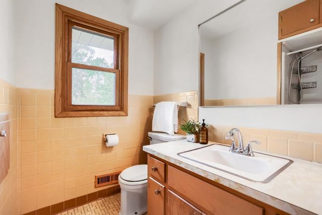 5512 Fremont Avenue N, Brooklyn Center, MN 55430