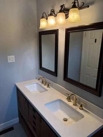 3 KENT CT, Mount Holly, NJ 08060