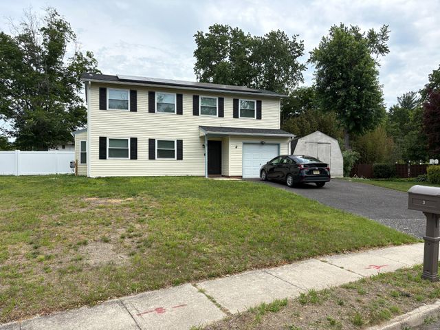 3 KENT CT, Mount Holly, NJ 08060