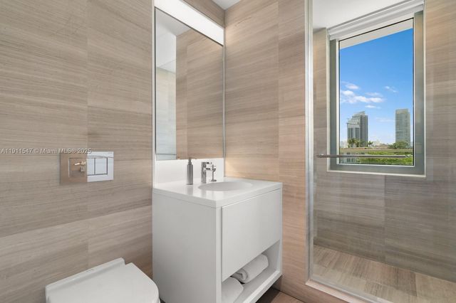 300 Collins Ave PH3, Miami Beach, FL 33139