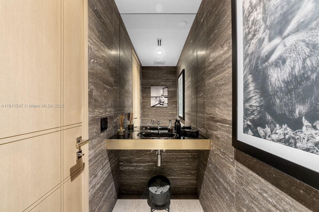 300 Collins Ave PH3, Miami Beach, FL 33139