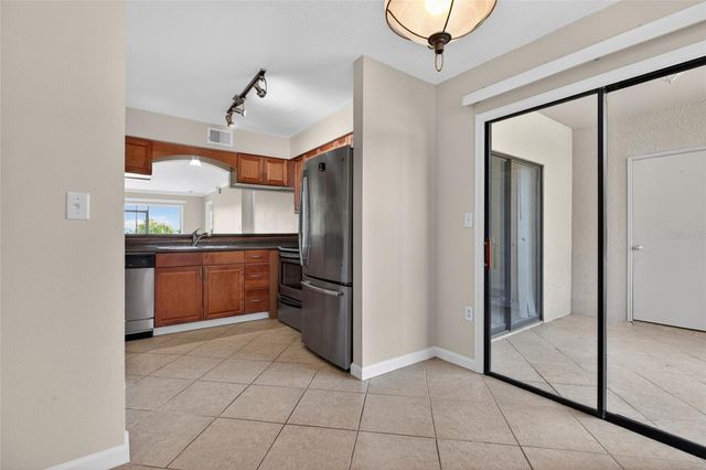 10125 SAILWINDS BOULEVARD N 104, Largo, FL 33773