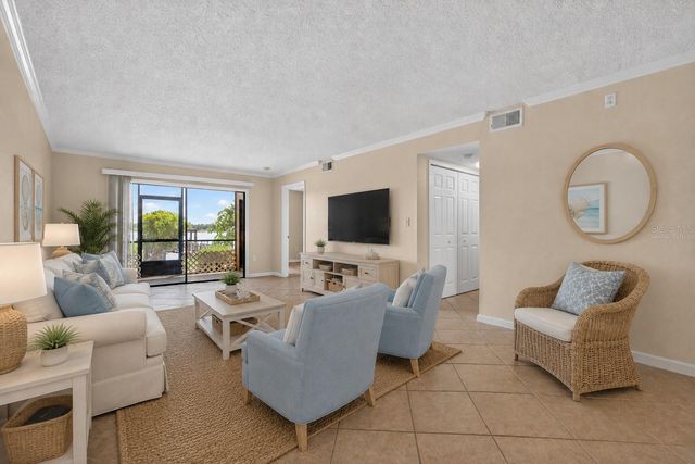 10125 SAILWINDS BOULEVARD N 104, Largo, FL 33773