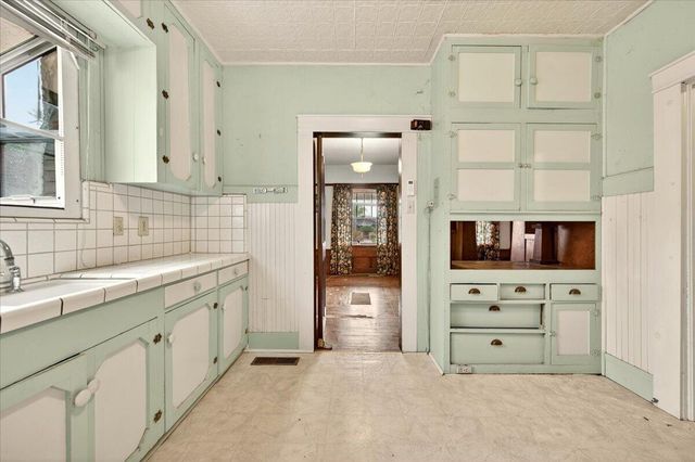 435 N Alta Avenue, Dinuba, CA 93618