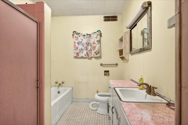 435 N Alta Avenue, Dinuba, CA 93618