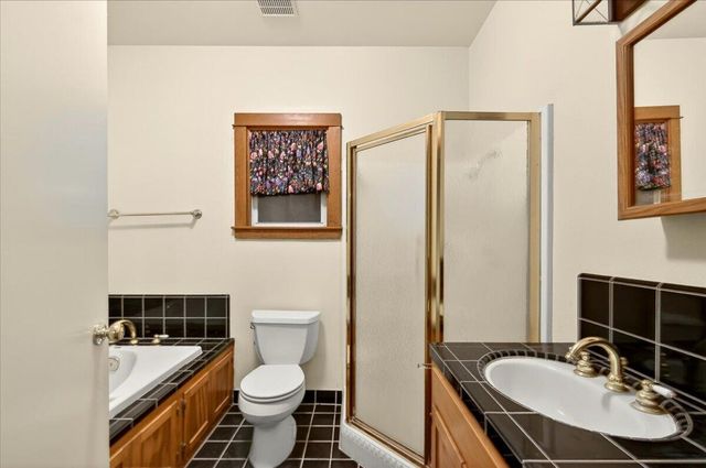 435 N Alta Avenue, Dinuba, CA 93618