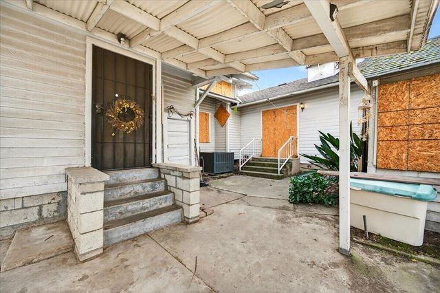 435 N Alta Avenue, Dinuba, CA 93618