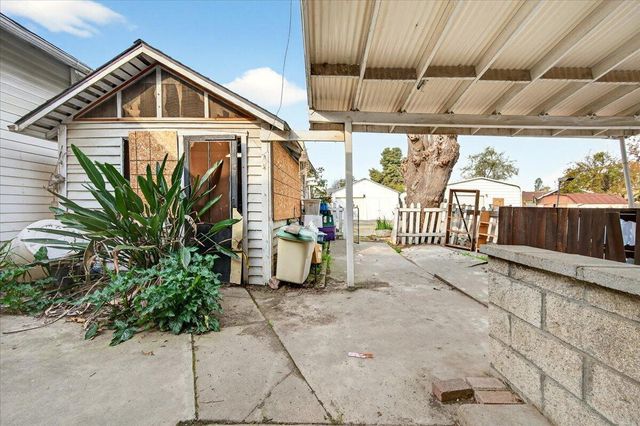 435 N Alta Avenue, Dinuba, CA 93618