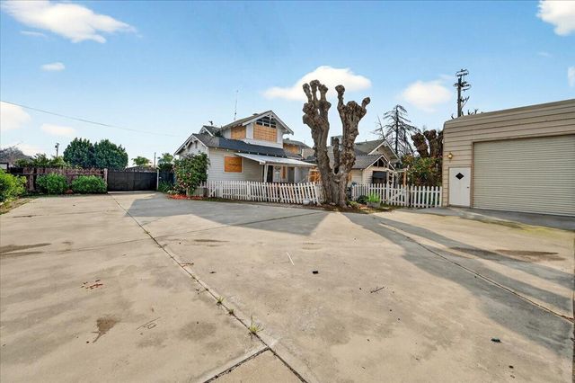 435 N Alta Avenue, Dinuba, CA 93618