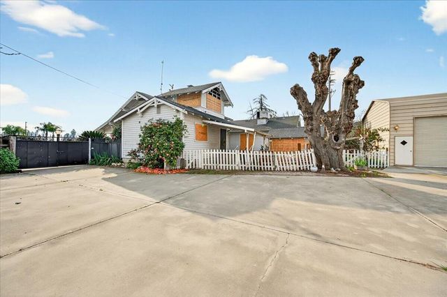 435 N Alta Avenue, Dinuba, CA 93618