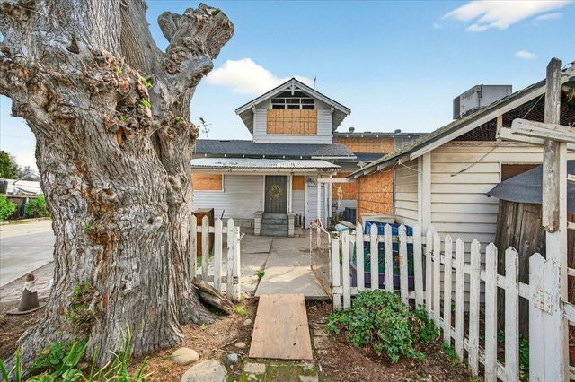 435 N Alta Avenue, Dinuba, CA 93618