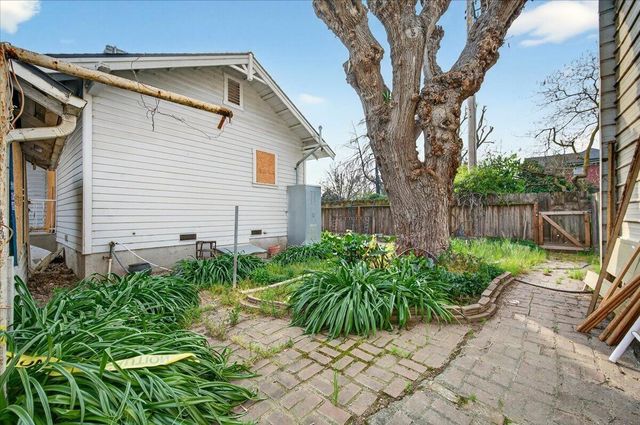 435 N Alta Avenue, Dinuba, CA 93618