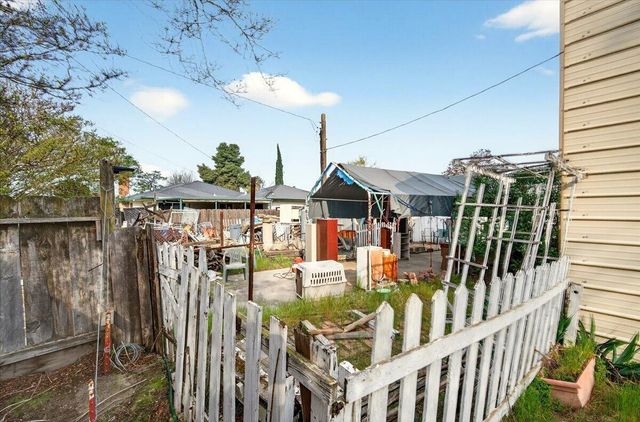 435 N Alta Avenue, Dinuba, CA 93618