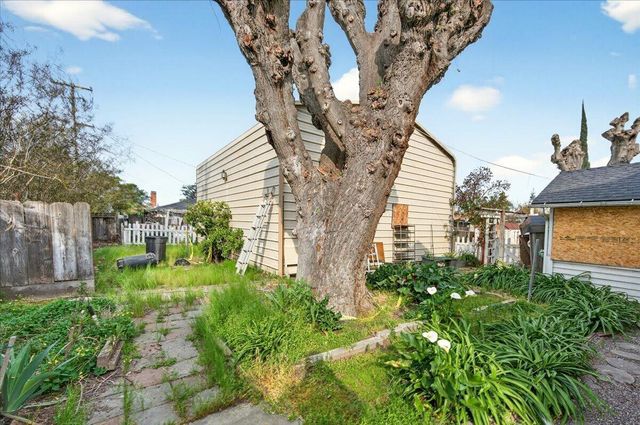 435 N Alta Avenue, Dinuba, CA 93618