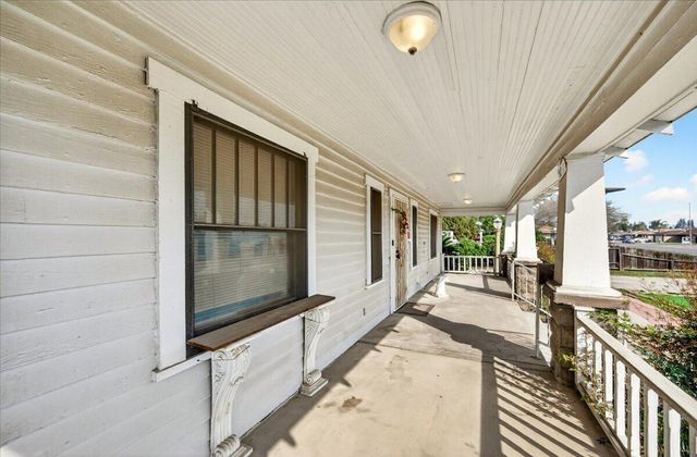 435 N Alta Avenue, Dinuba, CA 93618