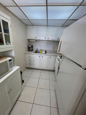 2141 NE 56th Street 209, Fort Lauderdale, FL 33308