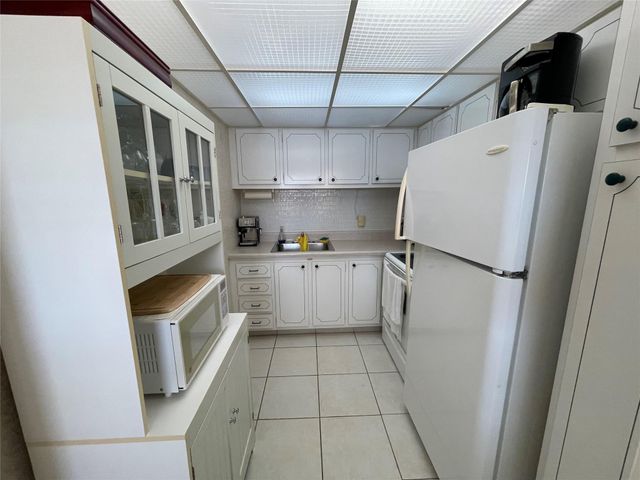 2141 NE 56th Street 209, Fort Lauderdale, FL 33308