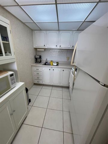 2141 NE 56th Street 209, Fort Lauderdale, FL 33308