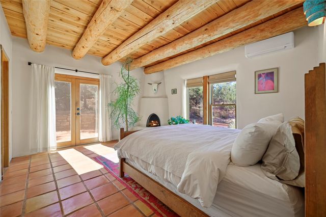 67 Ranchos Canoncito, Santa Fe, NM 87508