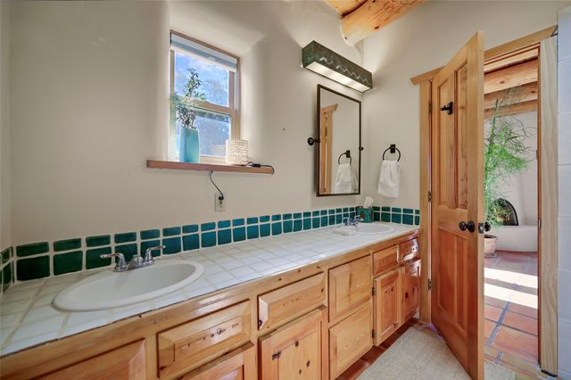 67 Ranchos Canoncito, Santa Fe, NM 87508