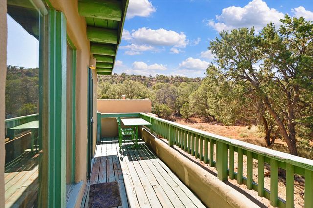67 Ranchos Canoncito, Santa Fe, NM 87508
