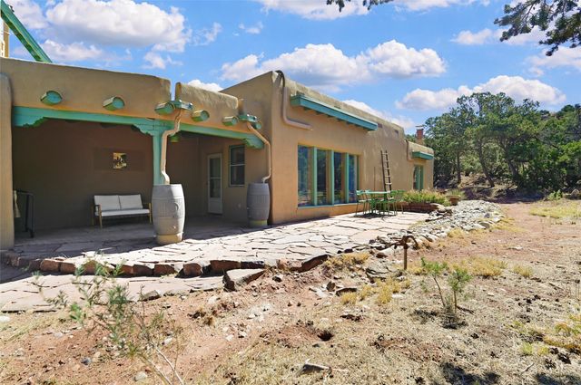 67 Ranchos Canoncito, Santa Fe, NM 87508