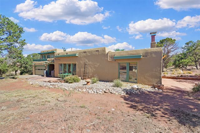 67 Ranchos Canoncito, Santa Fe, NM 87508