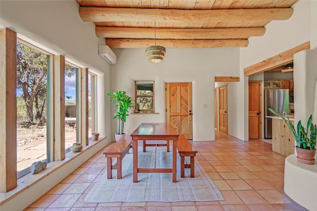 67 Ranchos Canoncito, Santa Fe, NM 87508