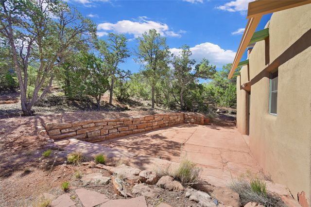 67 Ranchos Canoncito, Santa Fe, NM 87508