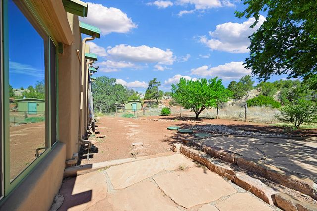 67 Ranchos Canoncito, Santa Fe, NM 87508