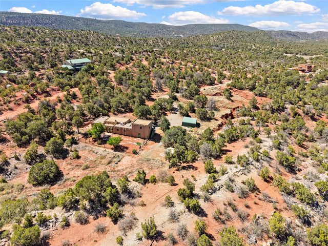 67 Ranchos Canoncito, Santa Fe, NM 87508
