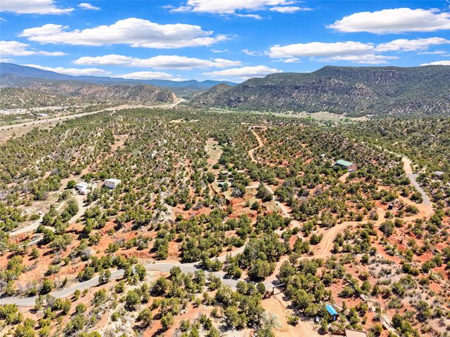67 Ranchos Canoncito, Santa Fe, NM 87508
