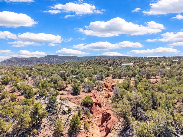 67 Ranchos Canoncito, Santa Fe, NM 87508