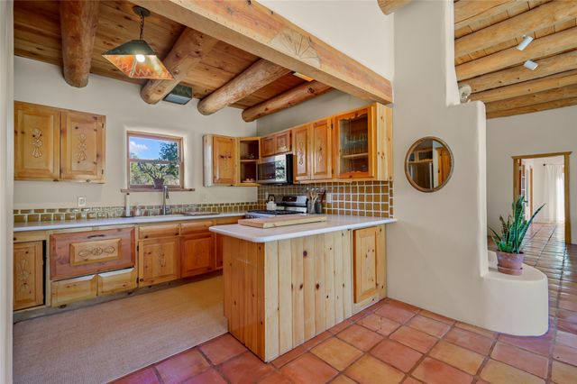 67 Ranchos Canoncito, Santa Fe, NM 87508