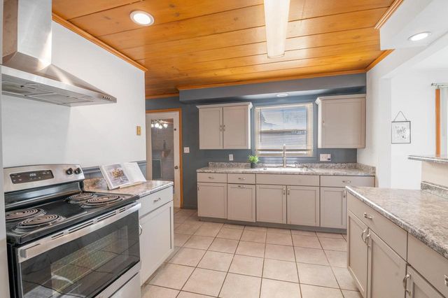 1626 LILAC STREET, Green Bay, WI 54302