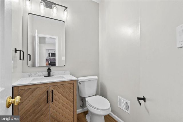 14024 WINDING RIDGE LN, Centreville, VA 20121