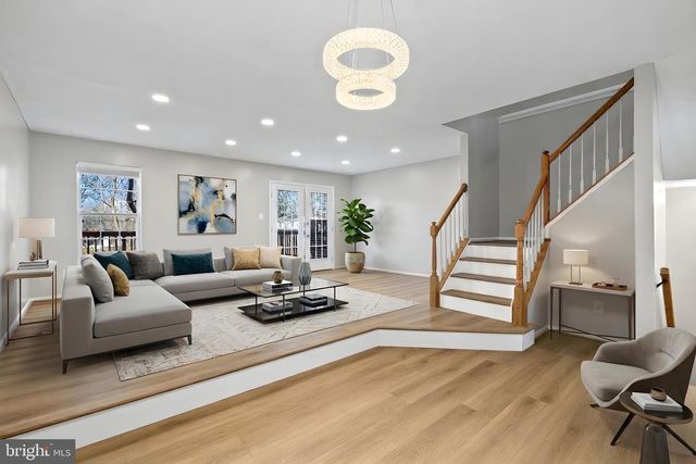 14024 WINDING RIDGE LN, Centreville, VA 20121