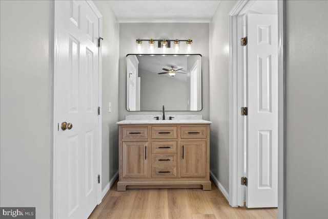 14024 WINDING RIDGE LN, Centreville, VA 20121