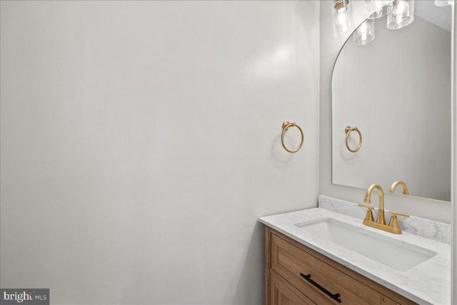 14024 WINDING RIDGE LN, Centreville, VA 20121