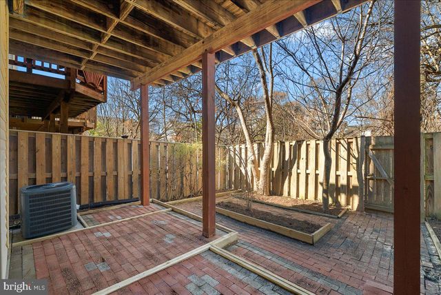 14024 WINDING RIDGE LN, Centreville, VA 20121