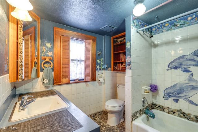 263 19th Street NW, Barberton, OH 44203