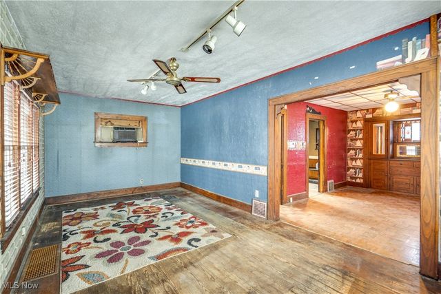 263 19th Street NW, Barberton, OH 44203