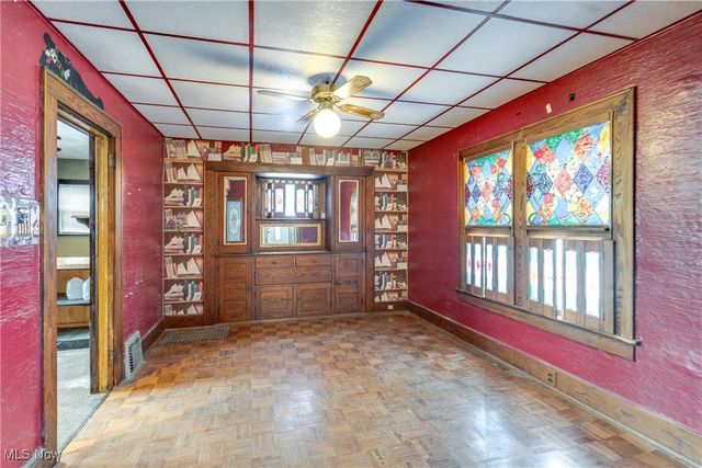 263 19th Street NW, Barberton, OH 44203