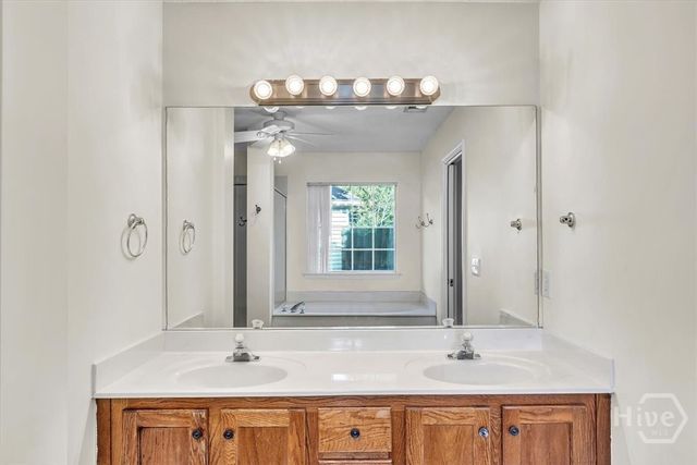 176 Shady Oak Circle, Richmond Hill, GA 31324