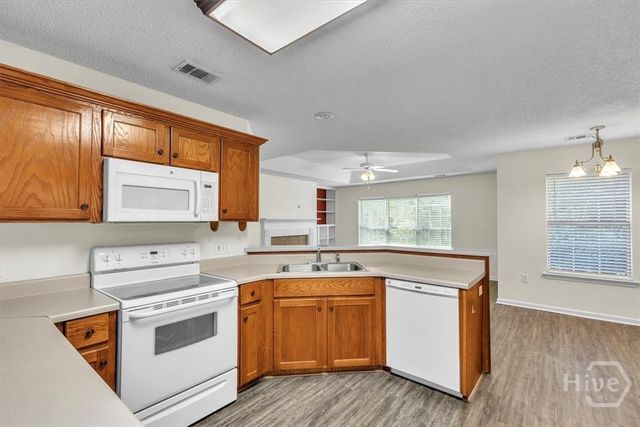 176 Shady Oak Circle, Richmond Hill, GA 31324