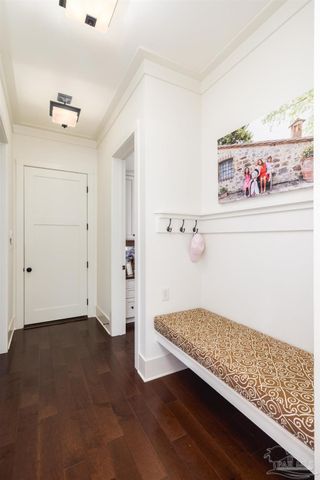 9 N Sunset Blvd, Gulf Breeze, FL 32561