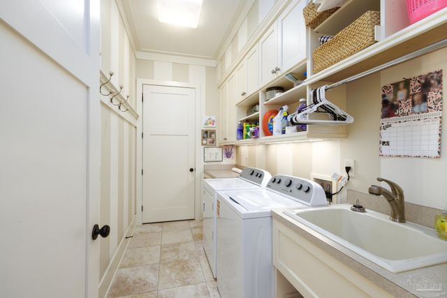 9 N Sunset Blvd, Gulf Breeze, FL 32561