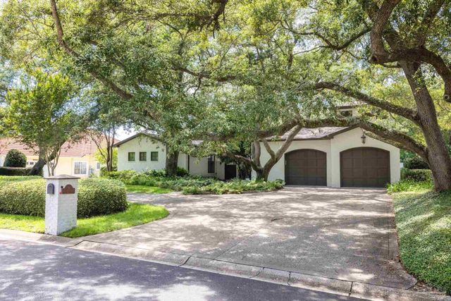 9 N Sunset Blvd, Gulf Breeze, FL 32561