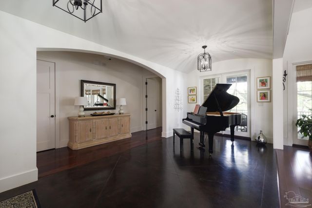 9 N Sunset Blvd, Gulf Breeze, FL 32561